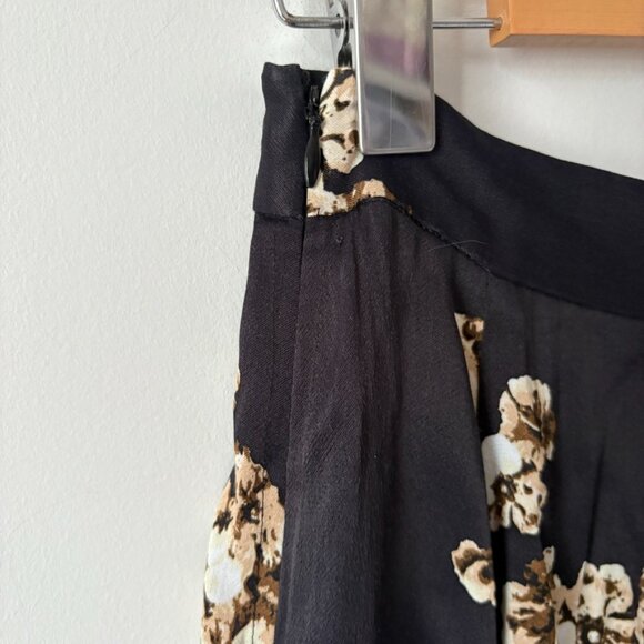 Aritzia Little Moon Ruffle Floral Sateen Midi Skirt Black Size 0 - Picture 3 of 5